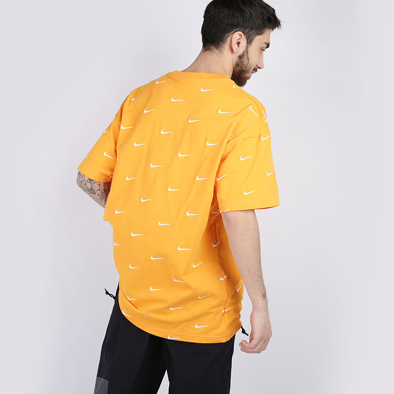 мужская оранжевая футболка Nike Swoosh Logo T-Shirt CK4094-886 - цена, описание, фото 3